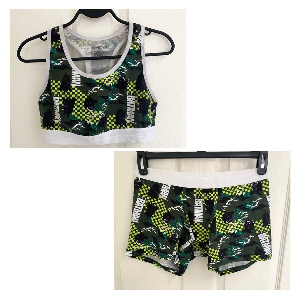 2 Piece TOP AND BOTTOM SET Tomboy X dc comics Batman 2022 Sports Bra Trunk Short